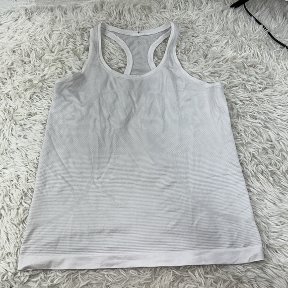 Lululemon Swiftly Tech Tank *Notre Dame Tennis Patch - Picture 1 of 4